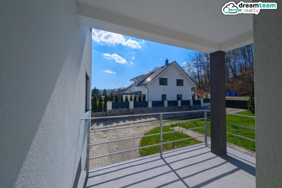 Zastřešený balkón v přízemí