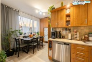 Propojení kuchyně s jídelnou a spižírnou