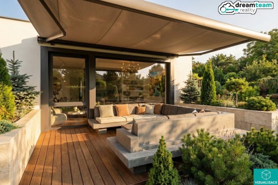 Terasa před HS portálem