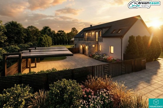 Pohled na dům od příjezdové cesty