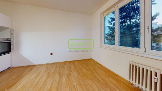 pronajem-2kk-40-m2-usti-nad-labem-dobetice-sramkova-32094-living-room-1.jpg