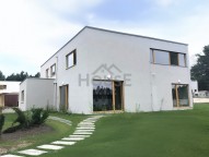 F5e13e74d01aec25da220b73a06c9eff63141