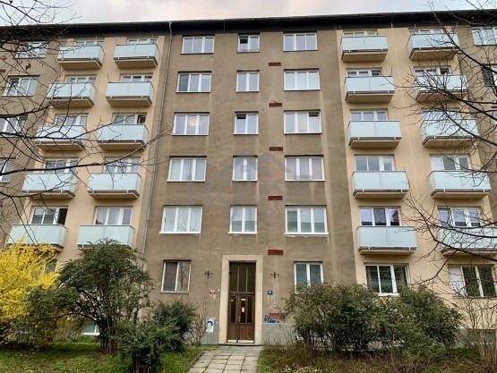 Dům