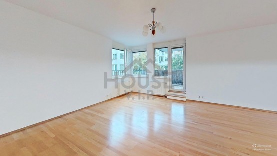 9-Jerabinova-Living-Room-Defurnished 2