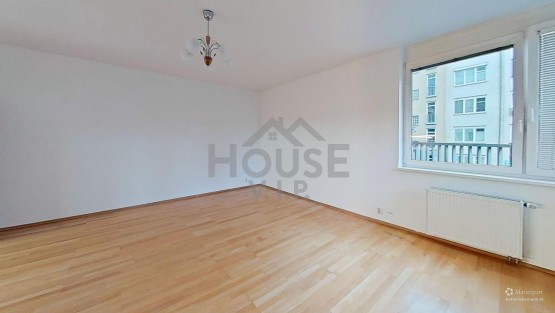 9-Jerabinova-Living-Room-Defurnished 1