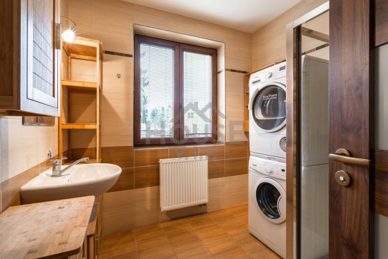 _home_www_imgfarm.dh.hu_d_a_c_IMG000000533BF1