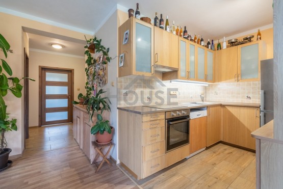 _home_www_imgfarm.dh.hu_1_7_3_IMG000000533BEM