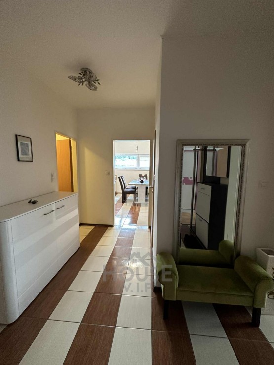 b873cd6f-6f85-4d19-a421-f6ee20b26faa